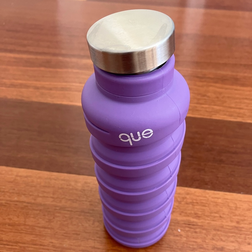 que collapsible water bottle